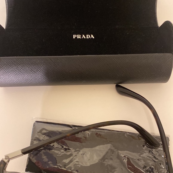 PRADA Sunglasses Tortoise - Picture 11 of 11